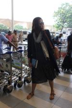 Sonam Kapoor snapped at airport on 21st Oct 2015